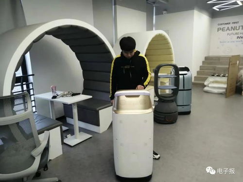 赋能未来商业 智能服务机器人引领室内无人驾驶与商务咨询新纪元